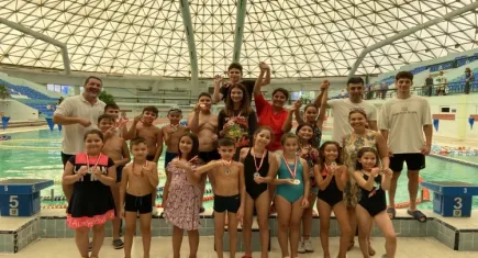 EÜ Spor Kulübü 7’den 70’e herkesi yüzmeye teşvik ediyor