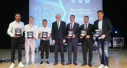 EÜ mezunlarıyla bağlarını kuvvetlendiriyor