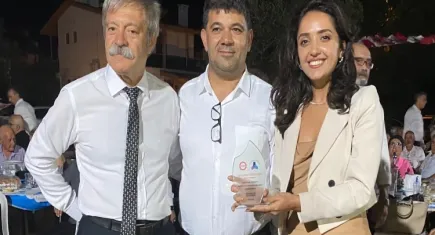 DİSK Emekli-Sen’den İLKSES’e plaket