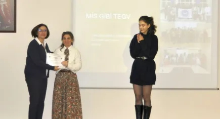 EÜ Eczacılık Fakültesinde Sosyal Sorumluluk Projeleri ödüllendirildi