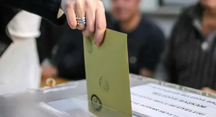 EŞİK’ten ‘kadın başkan’ vurgusu: En az yüzde 50’si kadın olmalı!