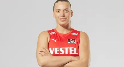 Cansu Özbay Avrupa yolcusu