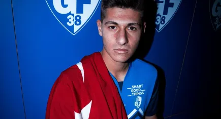 Altaylı Efe Sarıkaya imzayı attı