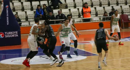 Bornova Belediyesi Karşıyaka, Iğdır deplasmanında kayıp