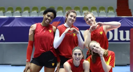 İzmir'in Sultanları evinde Çanakkale Belediyespor'u ağırlıyor