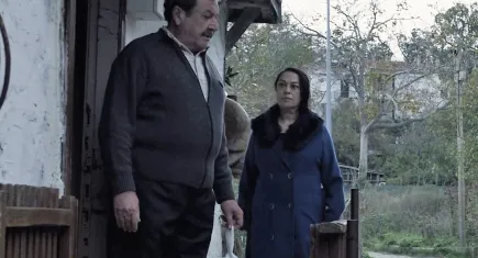 İnsan ilişkilerinin zorluklarına ve karmaşıklığına rağmen umutla ilerleyen bir film: Suna