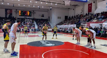 Petkimspor, Fenerbahçe Beko'ya farklı mağlup oldu