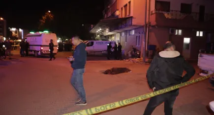 Boşandığı eşine kurşun yağdırdı
