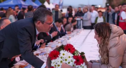 Özgür Özel staj ve çıraklık sigortası mağdurlarına sahip çıktı