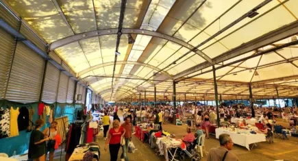 İzmir Karşıya Belediyesi, 2’nci el eşya pazarı ile geri dönüşüme destek veriyor
