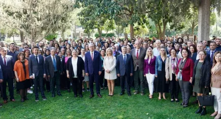 Rektör Prof. Dr. Necdet Budak, Ege ailesi ile bayramlaştı