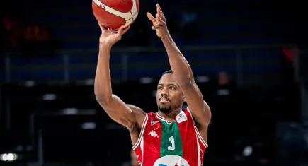 Oyun kurucu Errick McCollum haftanın beşinde