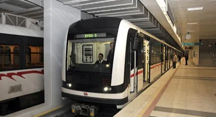 İzmir Metro’da sefer saatleri güncellendi