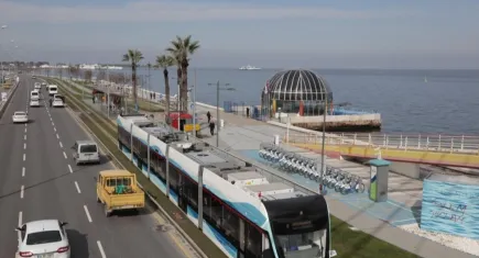 Konak Tramvayı’nda seferler yeniden başladı