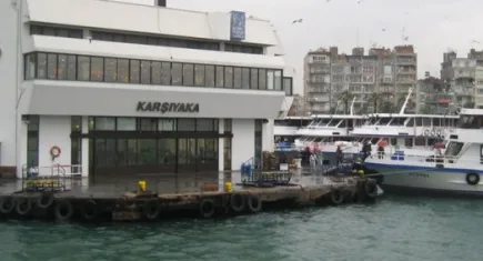 Karşıyaka Vapur İskelesi'nde ilk sergi bugün ziyarete açılıyor