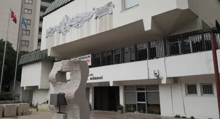 İzmir’de 7’nci Uluslararası Sanat Bienali başlıyor