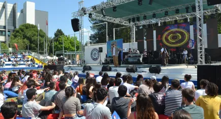 EÜ bahara şenlikle  “Merhaba” dedi