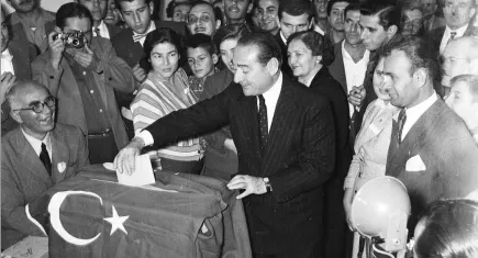 AK Parti’den Adnan Menderes ve arkadaşlarına anma mesajı