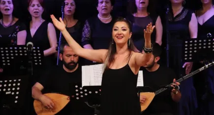 Karşıyaka Belediyesi Türk Halk Müziği Korosu'ndan yaz konseri