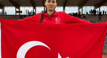 Rüzgarın kızı Aysel Önder Avrupa Şampiyonu oldu