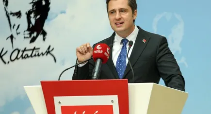 Yılmaz Özdil ile Özgür Özel tartışmasına Deniz Yücel’den tepki geldi
