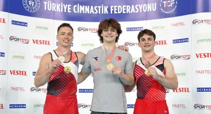 İzmirli cimnastikçilerden madalya yağmuru