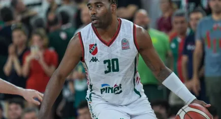 Kelan Martin, Pınar Karşıyaka'ya veda etti