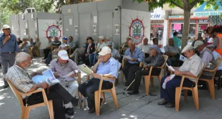 Emeklilerden alanları doldurmak için çağrı… Haydi! Perşembe günü Cumhuriyet Meydanına