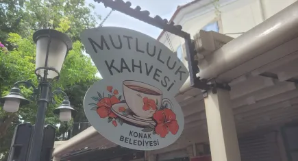 Kemeraltı’nda bir fincan mutluluk