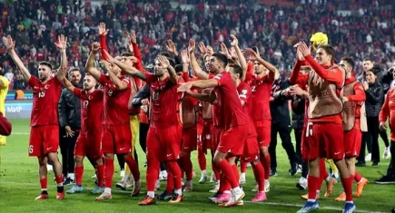 Gaziemir’de milli maç 4 farklı noktada coşkuyla izlenecek