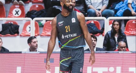 Petkimsporlu Jeremy Simmons, Esenler Erok'a tranasfer oldu