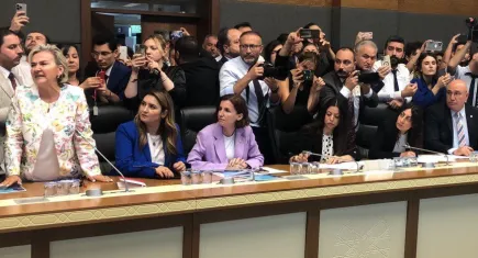 TBMM toplantısının ardından CHP İzmir Milletvekillerinden demokrasi ve şeffaflık çağrısı