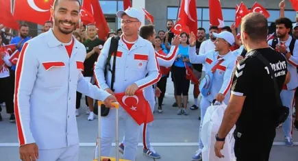 İzmirli cimnastikçilere görkemli uğurlama