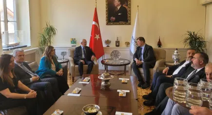 Kemal Kılıçdaroğlu'ndan Cemil Tugay'a ziyaret