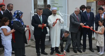 Diyanet İşleri Başkanı Erbaş: Filistin’de, Gazze’de zalim siyonistler Müslümanları katlediyor. Buna kim engel olacak? Bizler engel olacağız