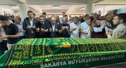 Silahlı saldırıda hayatını kaybeden eski belediye başkanı son yolculuğuna uğurlandı