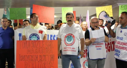 Memurlar belediyeye müzakere masası kurarak Cemil Tugay’a seslendi: İntihar ediyoruz