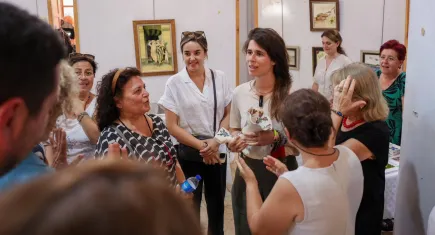 Lal Denizli Çeşmeli girişimci kadınlara destek verdi