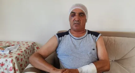 Yolcu, minibüs şoförünün kulağını ısırarak koparttı