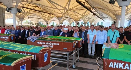 Eski Bakan Şener’in oğlu tarafından öldürülen anneanne, gözyaşları içinde toprağa verildi