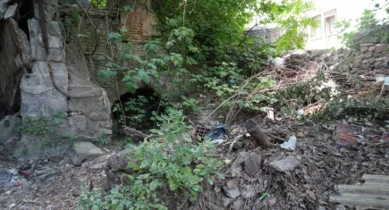 182 yıllık tarihi hamam harabeye döndü