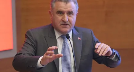 Bakan Bak: Mersin'deki atıcılık kompleksine Yusuf Dikeç ve Şevval İlayda Tarhan'ın adları verildi