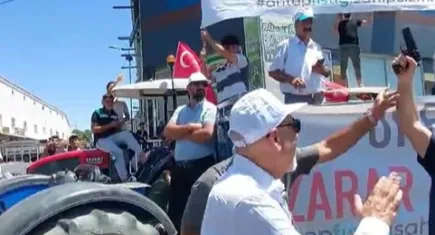 Milletvekili fıstıkçılarla konuşuyordu: Bir şahıs kimseyi konuşturmam diyerek havaya ateş etti