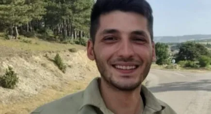 22 yaşındaki genç trafik kazasında  feci şekilde can verdi