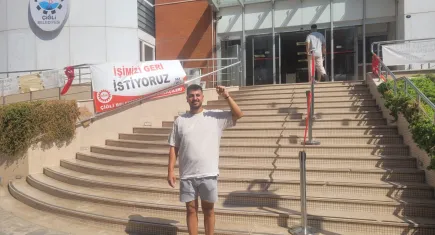 Çiğli’de işçiler gemileri yaktı