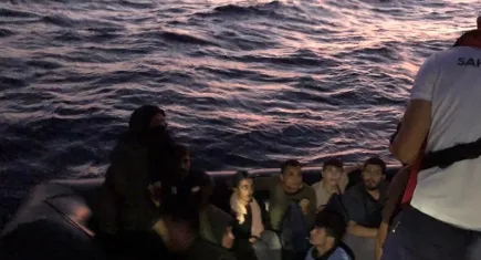  İzmir açıklarında 115 düzensiz göçmen yakalandı