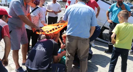 Kavşakta çarpışan araçlardan biri takla attı