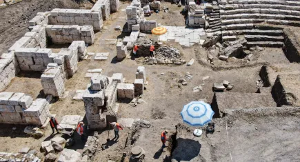 Kazdıkça tarih fışkırıyor: İzmir'in göbeğine ikinci Efes mi geliyor?