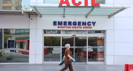 Acil servisler; ishal, bulantı ve kusma vakalarıyla dolup taşıyor