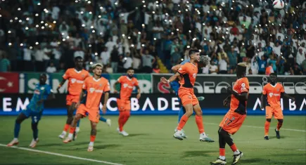 Son dakikada heyecan: Çaykur Rizespor ve Başakşehir 1-1 beraberlikle sezonu açtı